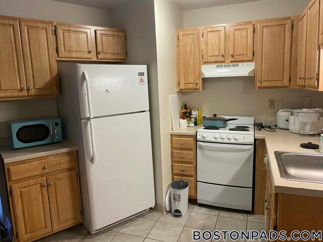 1126 Boylston St