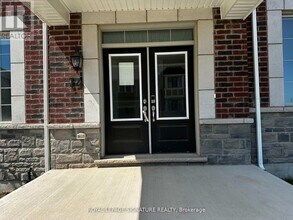 1259 Lily Cres in Milton, ON - Building Photo - Building Photo