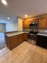 524 Broadway Ave in Bridgeport, WV - Foto de edificio - Building Photo