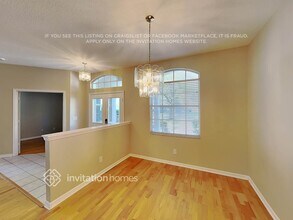 7214 Colonial Lake Dr in Riverview, FL - Foto de edificio - Building Photo