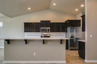 8039 S Topaz Ridge Ave in Boise, ID - Building Photo - Building Photo