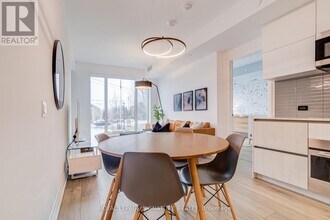 21 Park St E in Mississauga, ON - Building Photo - Building Photo