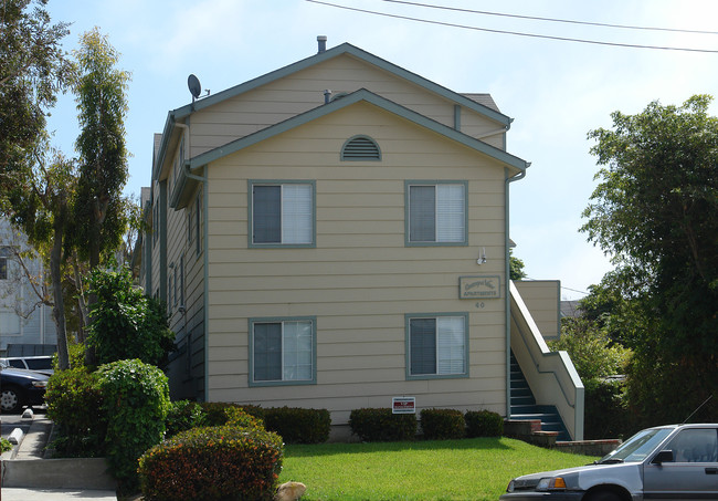 Anacapa View Apartments in Ventura, CA - Building Photo - Building Photo