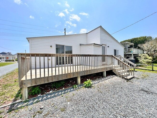 property at 313 S Topsail Dr