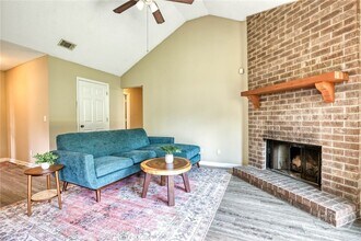 110 Laurelwood Dr in Savannah, GA - Building Photo - Building Photo