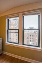 1108 W Rosemont Ave, Unit #906 in Chicago, IL - Building Photo - Building Photo