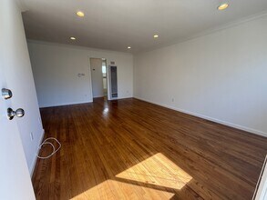 8130 W 83rd St, Unit 2 in Los Angeles, CA - Building Photo - Building Photo
