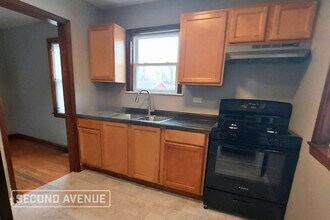 9709 S Indiana Ave in Chicago, IL - Foto de edificio - Building Photo