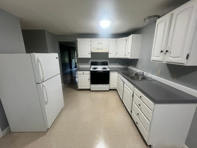 42-44-44 Hadley Rd