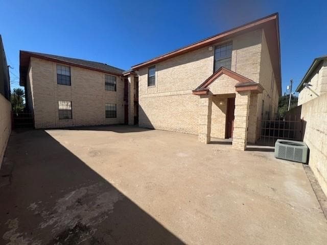1502 E San Pedro St in Laredo, TX - Building Photo - Building Photo