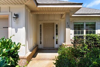36 Dickens Dr in Freeport, FL - Building Photo - Building Photo