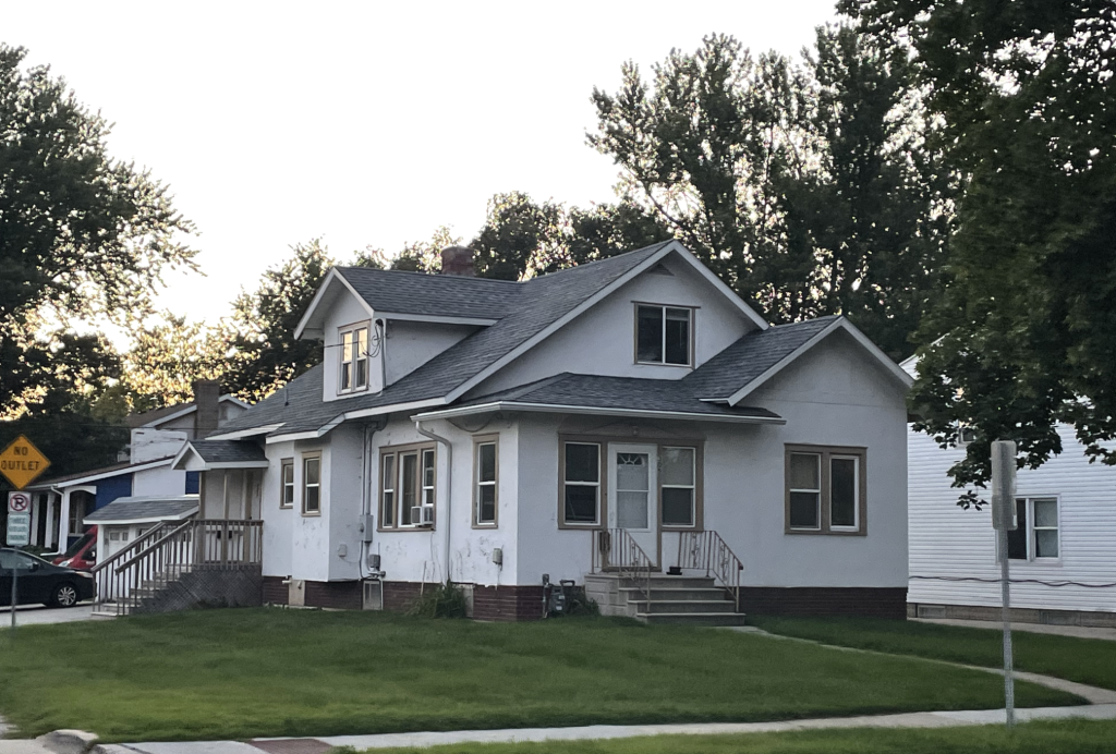 305 11th Ave NW in Rochester, MN - Building Photo