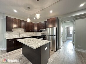 1124 Maple Ave, Unit J06P in Evanston, IL - Building Photo - Building Photo