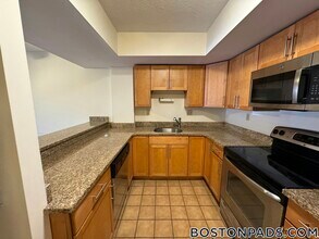 345 Franklin St, Unit 206 in Cambridge, MA - Building Photo - Building Photo