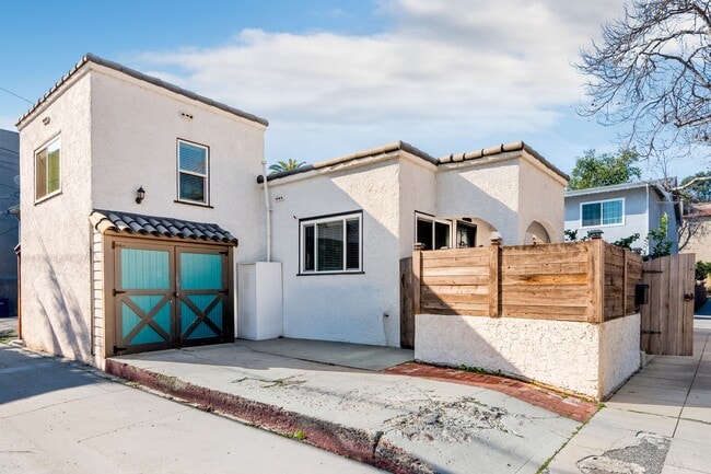 3740 E Mayfield St in Long Beach, CA - Building Photo - Building Photo