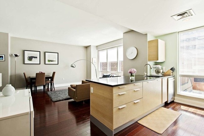 property at 350 W 42nd St