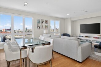 530 Dorchester Ave in Boston, MA - Building Photo - Building Photo