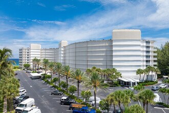 2774 S Ocean Blvd in Palm Beach, FL - Building Photo - Building Photo