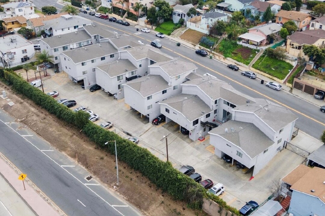 2649 Marengo St in Los Angeles, CA - Foto de edificio