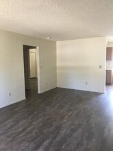 1835 Conifer Way in Redding, CA - Building Photo - Building Photo