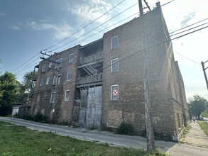 7250 S Emerald Ave in Chicago, IL - Building Photo - Building Photo