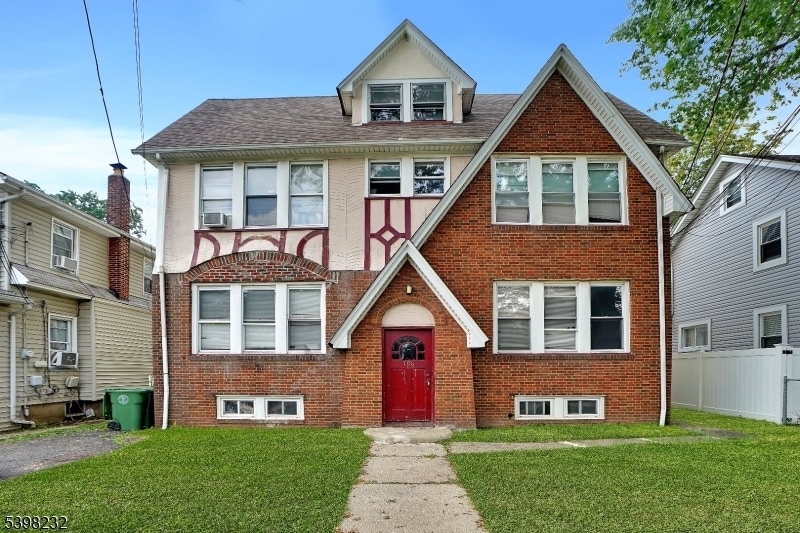 706 Chestnut St in Roselle, NJ - Building Photo