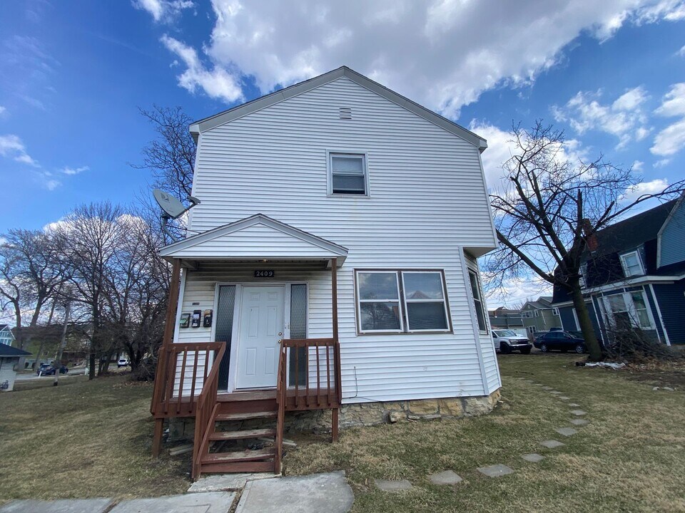 2409 S Calhoun St in Fort Wayne, IN - Building Photo