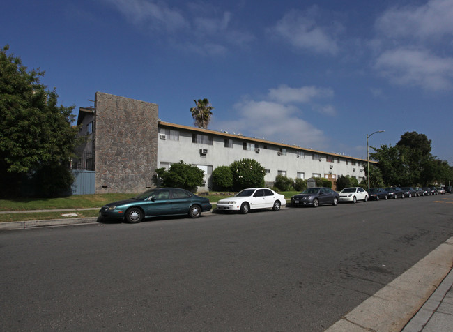 5131 Buffalo Ave in Van Nuys, CA - Building Photo - Building Photo