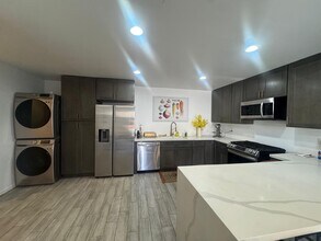 18851 Fairhaven Ave in North Tustin, CA - Building Photo - Building Photo