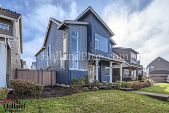 3501 SE Salmonfly Ln in Hillsboro, OR - Building Photo - Building Photo