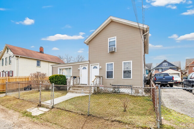 160 Dekalb Ave in Bridgeport, CT - Building Photo - Building Photo