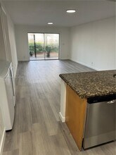 2820 Riverside Dr in Coral Springs, FL - Building Photo - Building Photo
