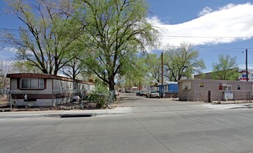 3606 2nd St NW in Albuquerque, NM - Foto de edificio - Building Photo
