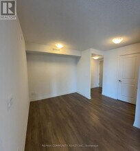 20 Meadowglen Pl in Toronto, ON - Building Photo - Building Photo