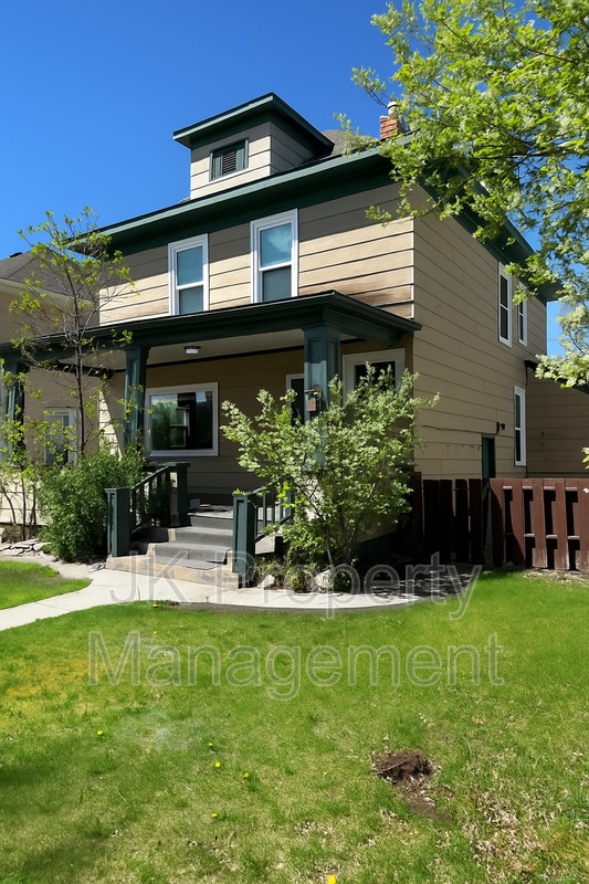 property at 913 5th Ave N