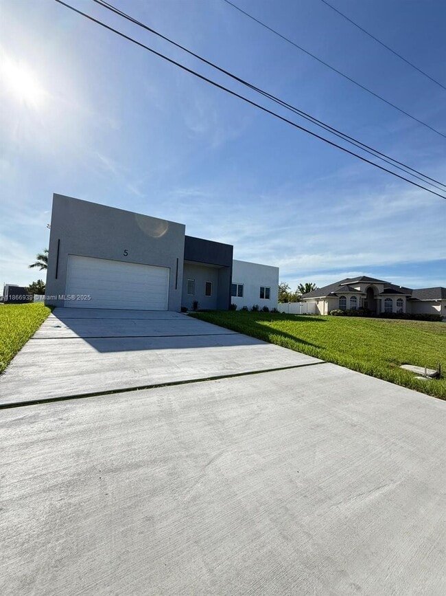 property at 5 SW 26th Pl