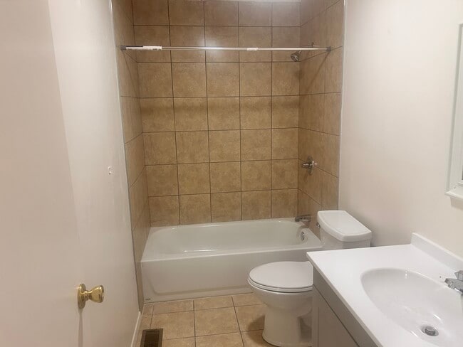 4336 Fair Oaks Rd, Unit 1 in Dayton, OH - Foto de edificio - Building Photo