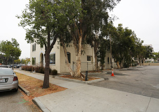 120 S Louise St in Glendale, CA - Building Photo - Building Photo