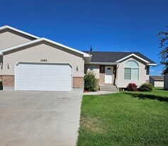 1285 Jackson Dr in Ammon, ID - Building Photo