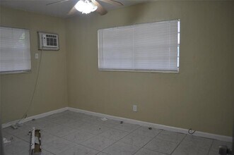 6425 SW 25th St in Miramar, FL - Building Photo - Building Photo