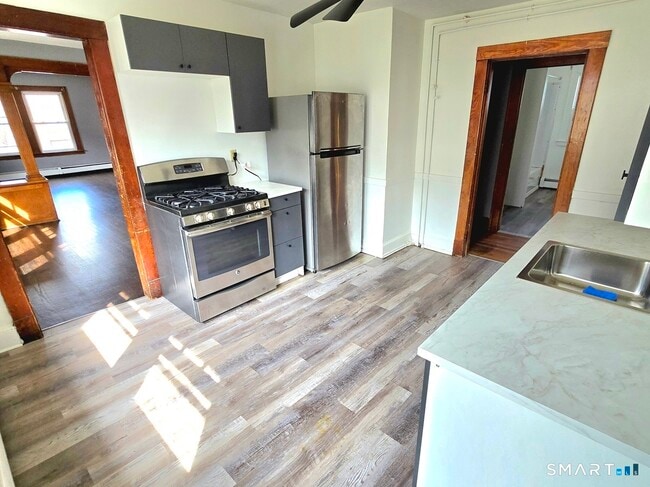 70 Monroe St in New Britain, CT - Building Photo - Building Photo