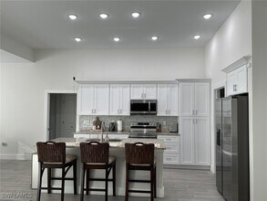 617 North Ave in Lehigh Acres, FL - Foto de edificio - Building Photo