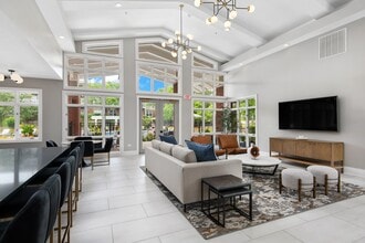 Thornberry Woods Apartment Homes in Naperville, IL - Building Photo - Building Photo