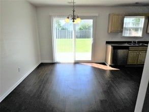 7236 Walking Horse Ct in Wilmington, NC - Foto de edificio - Building Photo