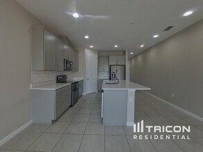1232 Stratton Ave in Groveland, FL - Building Photo - Building Photo