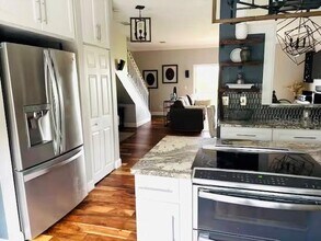 574 Ryans Woods Ln in Palm Harbor, FL - Building Photo - Building Photo