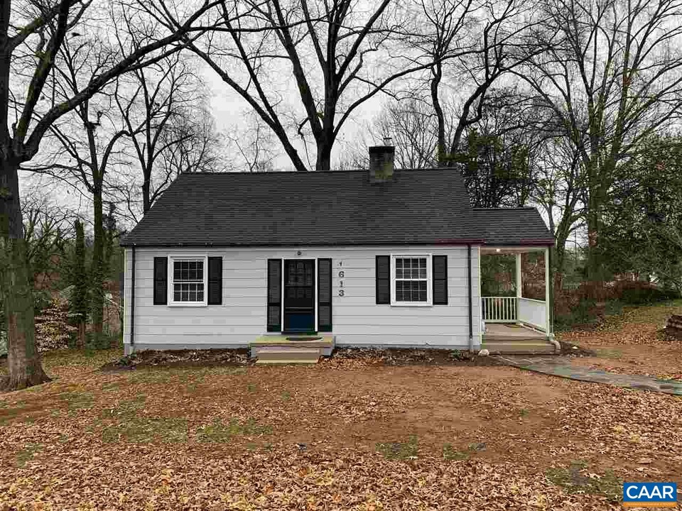 1613 Del Mar Dr in Charlottesville, VA - Foto de edificio