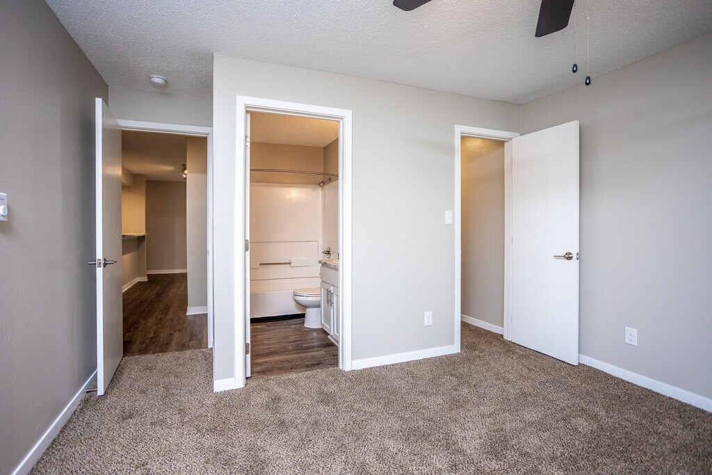 Rosemont Place Apartments in Des Moines, IA