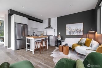 2515 E Yesler Way in Seattle, WA - Foto de edificio - Building Photo