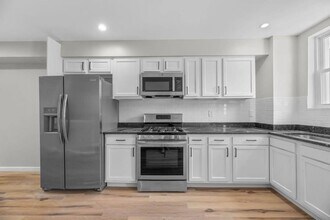 126 S Highland Ave in Baltimore, MD - Building Photo - Building Photo